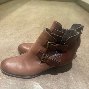 Isola brown booties - soft leather!